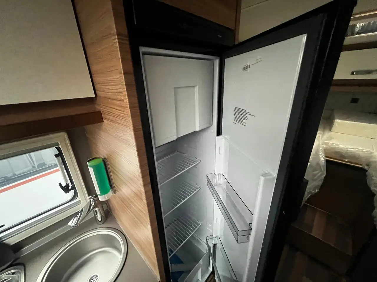 New Semi-integrated motorhome Weinsberg CaraCompact 600 MEG Pepper Mietwagen Verfügbar: picture 9