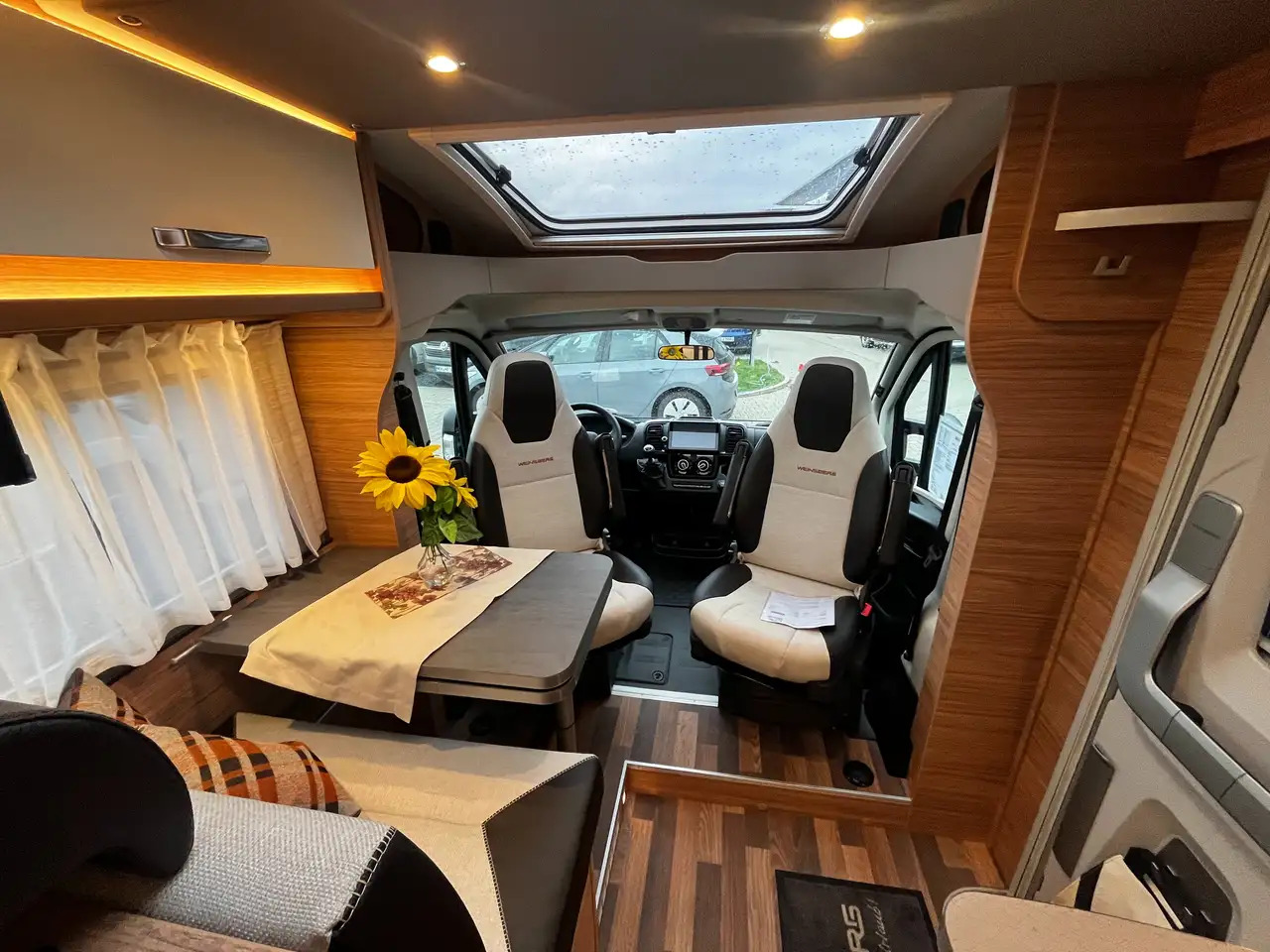 New Semi-integrated motorhome Weinsberg CaraCompact 600 MEG Pepper Mietwagen Verfügbar: picture 16