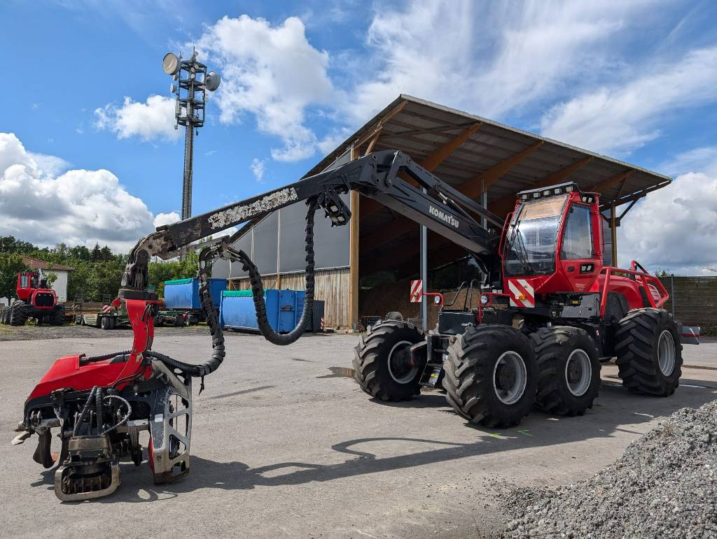 Forestry harvester Komatsu 951: picture 1