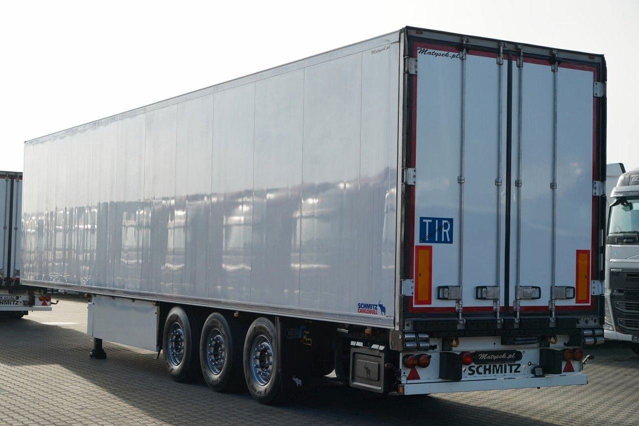 Schmitz Cargobull / CHŁODNIA / THERMO KING SLX 300 / HAKÓWKA / OŚ - Refrigerator semi-trailer: picture 4 Schmitz Cargobull / CHŁODNIA / THERMO KING SLX 300 / HAKÓWKA / OŚ - Refrigerator semi-trailer: picture 4