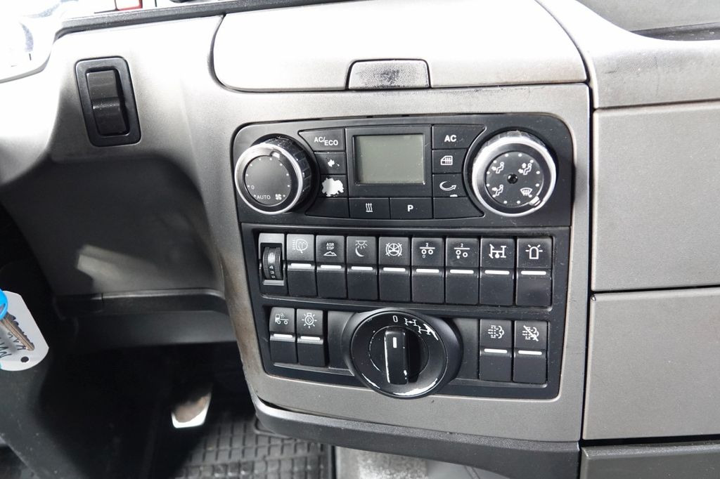 Tractor unit MAN TGX 18.440 / 4x4 / HYDRAULIKA / HYDRODRIVE / EUR MAN TGX 18.440 / 4x4 / HYDRAULIKA / HYDRODRIVE / EUR: picture 11