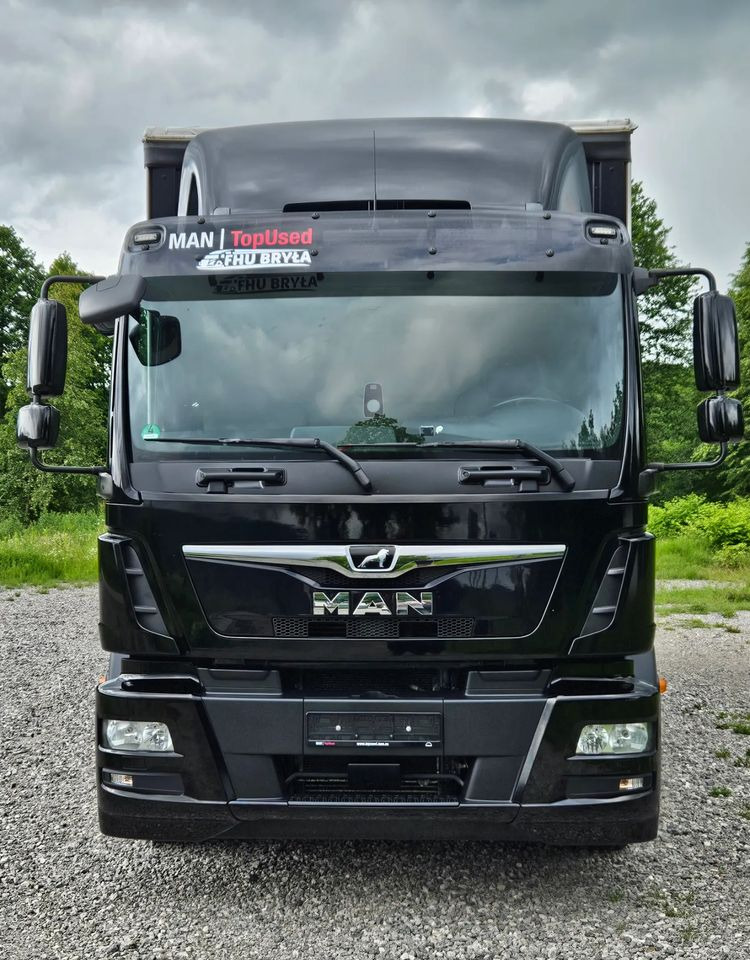 MAN TGM 12.290 / 15.290 / E6/ FIRANKA /BOCZNE DRZWI / BURTO-FIRANKA / 18PALET / WINDA / NISKI PRZEBIEG / 2018/ CAŁY NA PODUSZKACH / SERWISOWANY - Curtainsider truck: picture 3 MAN TGM 12.290 / 15.290 / E6/ FIRANKA /BOCZNE DRZWI / BURTO-FIRANKA / 18PALET / WINDA / NISKI PRZEBIEG / 2018/ CAŁY NA PODUSZKACH / SERWISOWANY - Curtainsider truck: picture 3