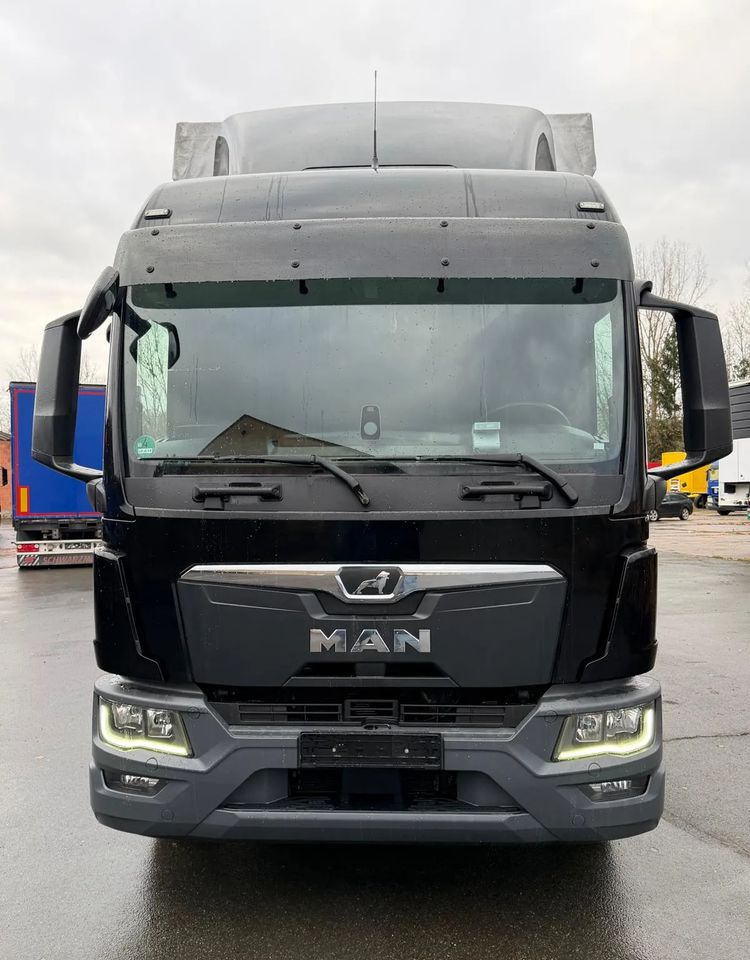 MAN TGM 15.290 / NOWY MODEL / E6 / 18PALET / 7720 ŁADOWNOŚĆ / SERWISOWANY / NOWY TACHOGRAF / NISKI PRZEBIEG / WINDA / FIRANKA / SPROWADZONY / 2022 / NISKI PRZEBIEG /PIERWSZY WŁAŚCICIEL/ - Curtainsider truck: picture 3 MAN TGM 15.290 / NOWY MODEL / E6 / 18PALET / 7720 ŁADOWNOŚĆ / SERWISOWANY / NOWY TACHOGRAF / NISKI PRZEBIEG / WINDA / FIRANKA / SPROWADZONY / 2022 / NISKI PRZEBIEG /PIERWSZY WŁAŚCICIEL/ - Curtainsider truck: picture 3