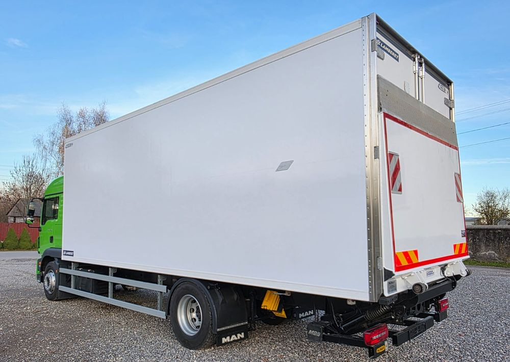 MAN TGM 18.320 / 18.290 / 15.290 / IZOTERMA / WINDA / 19PALET / E6 / 08.2018 / LIFT / SPROWADZONY / AUTOMAT / SYPIALKA / PIERWSZY WŁAŚCICIEL / BOCZNE DRZWI / STAN BARDZO DOBRY - Refrigerator truck: picture 5 MAN TGM 18.320 / 18.290 / 15.290 / IZOTERMA / WINDA / 19PALET / E6 / 08.2018 / LIFT / SPROWADZONY / AUTOMAT / SYPIALKA / PIERWSZY WŁAŚCICIEL / BOCZNE DRZWI / STAN BARDZO DOBRY - Refrigerator truck: picture 5