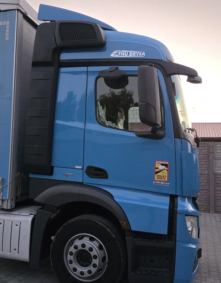 Mercedes-Benz ACTROS 1833 / FIRANKA/ WINDA / 22PALETY / 8760 ŁADOWNOŚĆ / AUTOMAT / DUŻY SILNIK / SYPIALKA / - Curtainsider truck: picture 4 Mercedes-Benz ACTROS 1833 / FIRANKA/ WINDA / 22PALETY / 8760 ŁADOWNOŚĆ / AUTOMAT / DUŻY SILNIK / SYPIALKA / - Curtainsider truck: picture 4