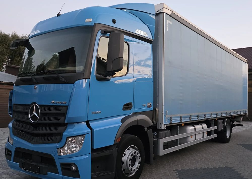 Mercedes-Benz ACTROS 1833 / FIRANKA/ WINDA / 22PALETY / 8760 ŁADOWNOŚĆ / AUTOMAT / DUŻY SILNIK / SYPIALKA / - Curtainsider truck: picture 1 Mercedes-Benz ACTROS 1833 / FIRANKA/ WINDA / 22PALETY / 8760 ŁADOWNOŚĆ / AUTOMAT / DUŻY SILNIK / SYPIALKA / - Curtainsider truck: picture 1