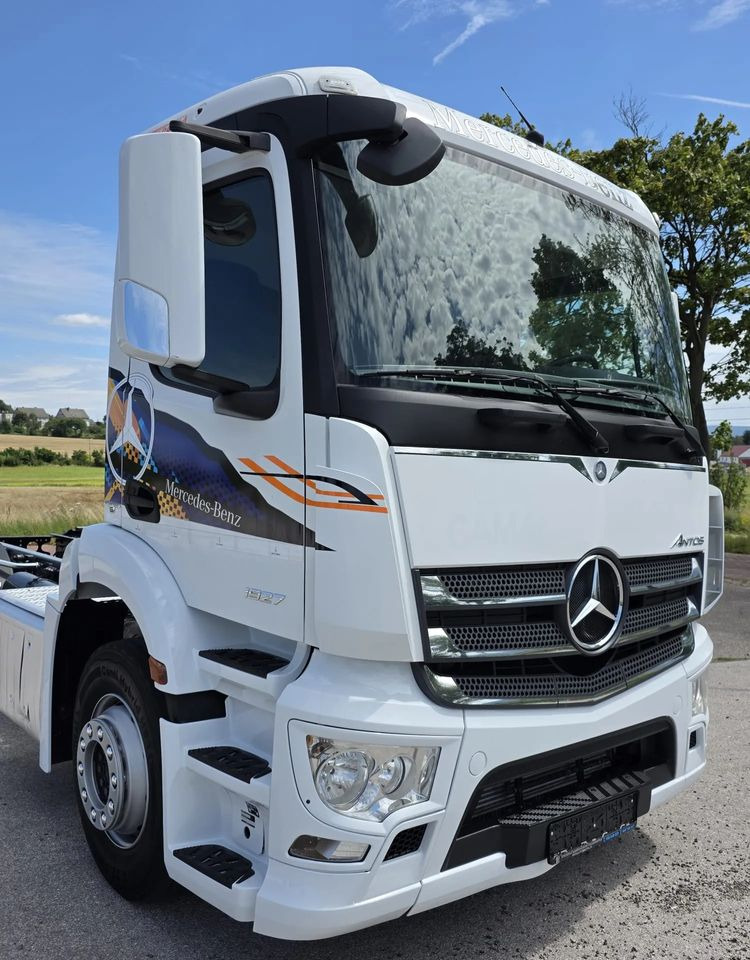 Mercedes-Benz ANTOS 1827 / ATEGO / ACTROS / E6 / ROZSTAW OSI 3.75M / WYWROT / BECZKA / UTRZYMANIE DRÓG / HAKOWIEC / SPROWADZONY / PIERWSZY WŁAŚCICIEL / STAN BDB - Cab chassis truck: picture 4 Mercedes-Benz ANTOS 1827 / ATEGO / ACTROS / E6 / ROZSTAW OSI 3.75M / WYWROT / BECZKA / UTRZYMANIE DRÓG / HAKOWIEC / SPROWADZONY / PIERWSZY WŁAŚCICIEL / STAN BDB - Cab chassis truck: picture 4
