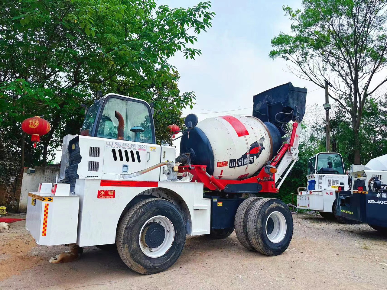 DEYI 2 cubic concrete mixer - Concrete mixer truck: picture 2 DEYI 2 cubic concrete mixer - Concrete mixer truck: picture 2