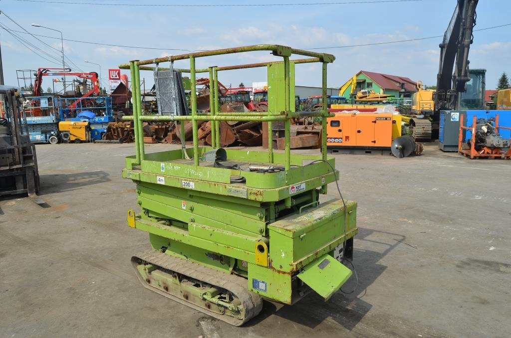 Aichi RV 041  - Scissor lift: picture 3 Aichi RV 041  - Scissor lift: picture 3