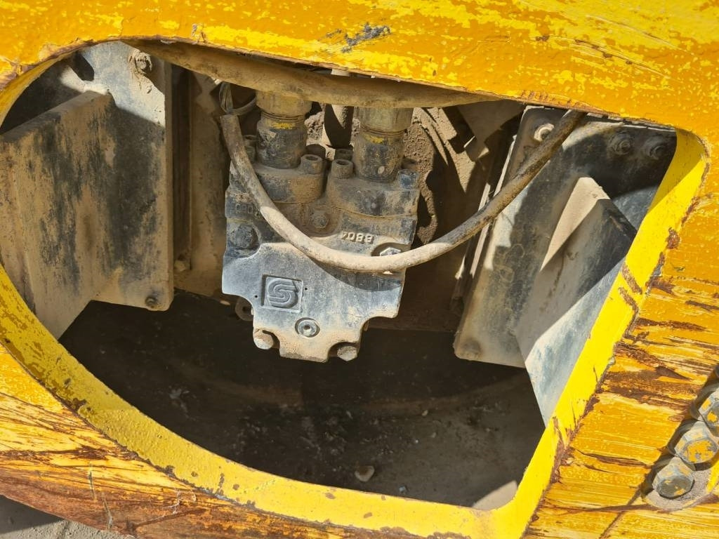 Bomag BW 213 D H-4 FOR PARTS - Compactor: picture 5 Bomag BW 213 D H-4 FOR PARTS - Compactor: picture 5