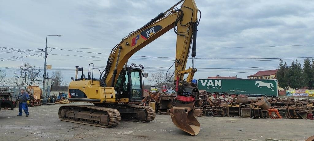 CAT 320 D  - Crawler excavator: picture 2 CAT 320 D  - Crawler excavator: picture 2
