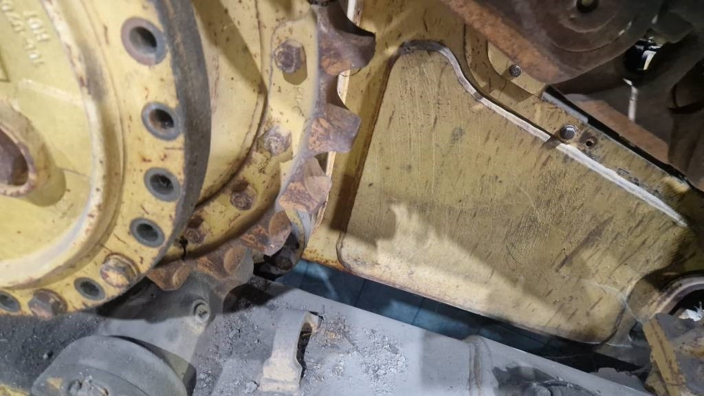 CAT D5 FOR PARTS  - Bulldozer: picture 2 CAT D5 FOR PARTS  - Bulldozer: picture 2