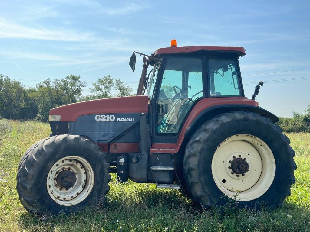 New Holland G 210 - Farm tractor: picture 2 New Holland G 210 - Farm tractor: picture 2