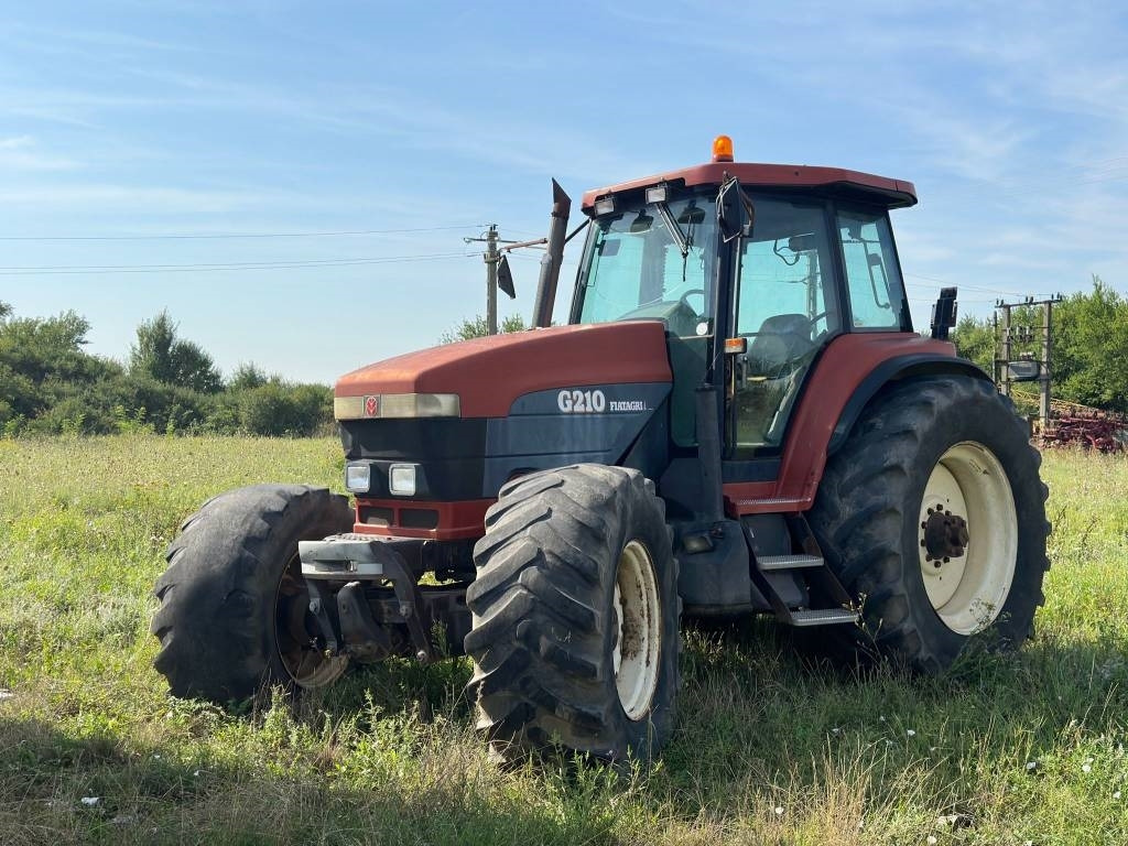 New Holland G 210 - Farm tractor: picture 1 New Holland G 210 - Farm tractor: picture 1