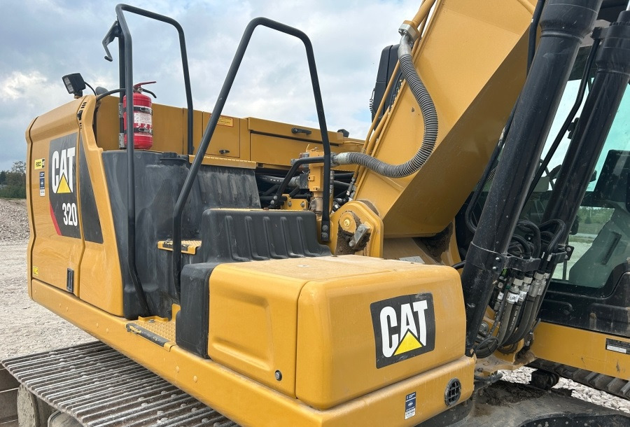 CATERPILLAR 320 F - Crawler excavator: picture 2 CATERPILLAR 320 F - Crawler excavator: picture 2