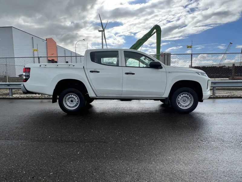New Pickup truck, Combi van Mitsubishi L200 4x4 - 8 UNITS in WHITE 2.5 D GL Double Cab - EURO 2 - NEW!! Ready for work!!!**: picture 6