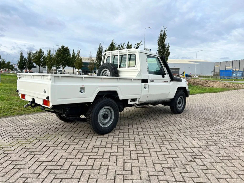 Toyota Land Cruiser HZJ79 4x4 4.2D Single Cab - EURO 3 - NEW!! 6 UNITS directly available - Pickup truck, Combi van: picture 4 Toyota Land Cruiser HZJ79 4x4 4.2D Single Cab - EURO 3 - NEW!! 6 UNITS directly available - Pickup truck, Combi van: picture 4