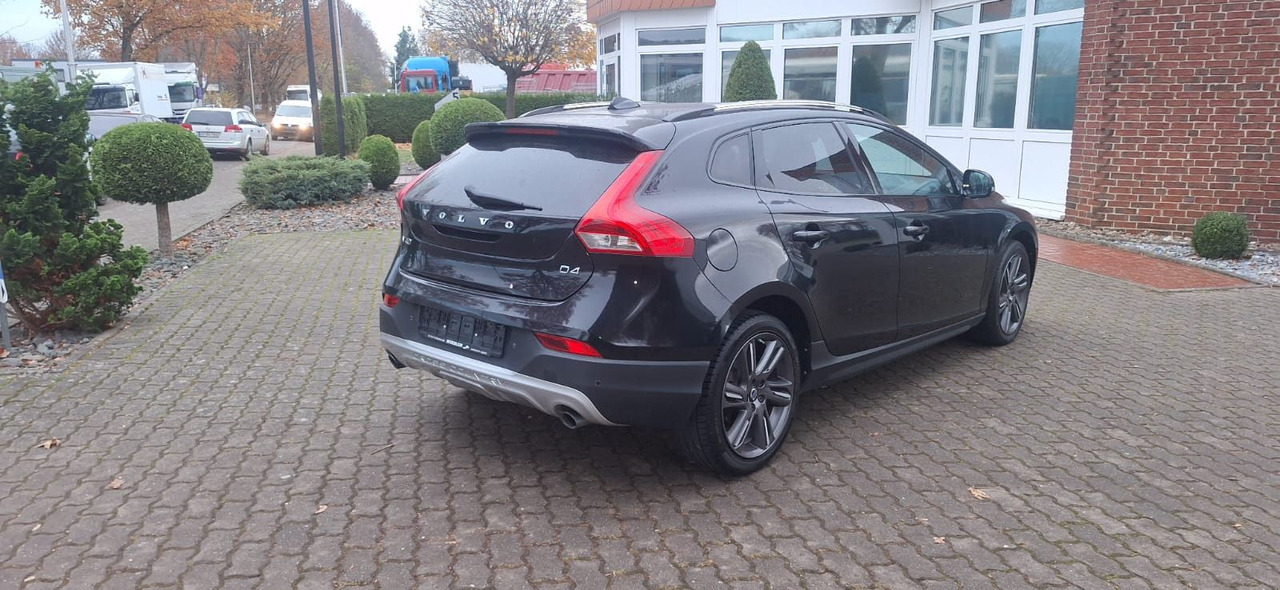 Volvo V40 Cross Country You! - SUV: picture 4 Volvo V40 Cross Country You! - SUV: picture 4