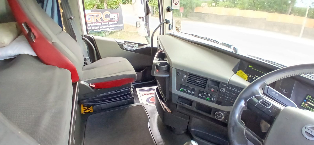 Tractor unit 2015 Volvo FH 460 Tractor Unit: picture 23