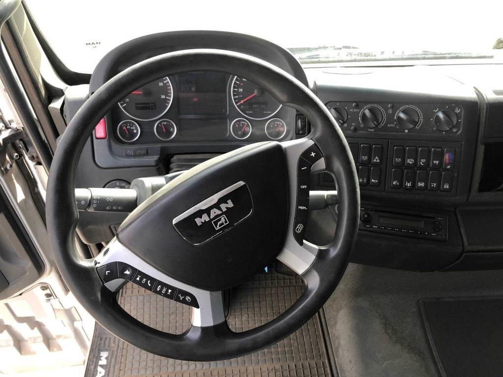 MAN TGA 26.480 6X2-2 BL - Vacuum truck: picture 2 MAN TGA 26.480 6X2-2 BL - Vacuum truck: picture 2