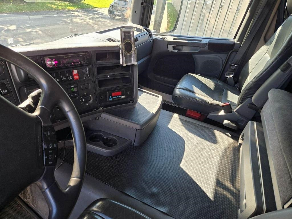 Lease a Scania G420 6X2 J. Hvidtved Larsen  Scania G420 6X2 J. Hvidtved Larsen: picture 9
