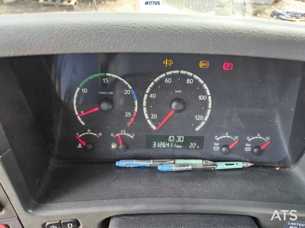 Dropside/ Flatbed truck, Crane truck 2007 Scania P 340: picture 19