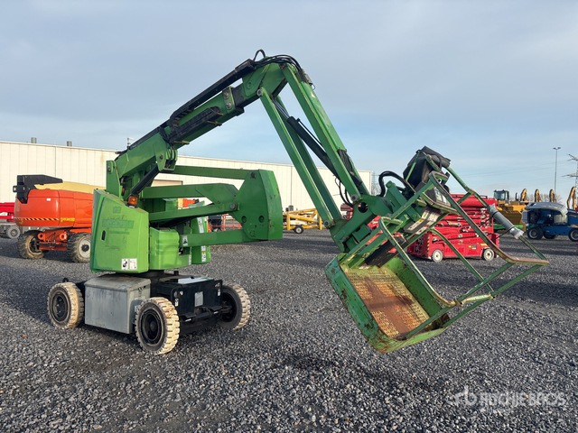 2006 Haulotte HA12IP 2WD Electric Articulating Boom Lift - Articulated boom: picture 3 2006 Haulotte HA12IP 2WD Electric Articulating Boom Lift - Articulated boom: picture 3