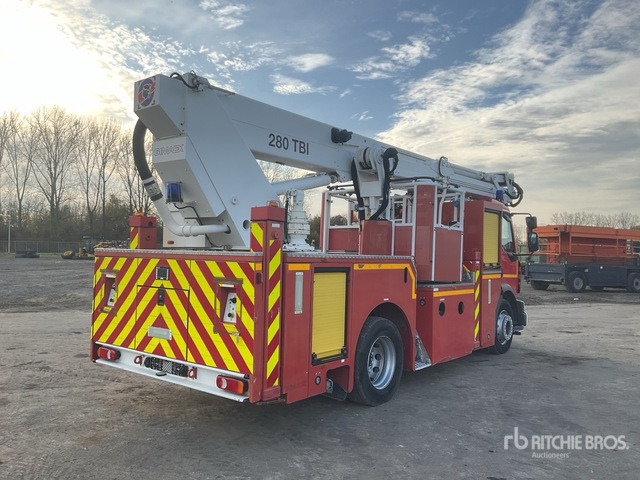 2009 Renault Midlum 280 4x2 C/W 2009 Gimaex 280 Boom Lift Fire Truck - Fire truck: picture 3 2009 Renault Midlum 280 4x2 C/W 2009 Gimaex 280 Boom Lift Fire Truck - Fire truck: picture 3