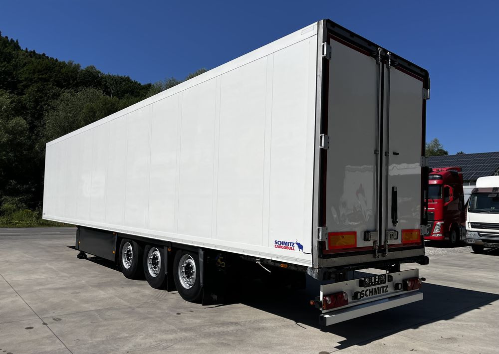 Schmitz Cargobull Chłodnia // 2010 Rok // 2 osie podnoszone // Doppelstock // Kosz paletowy // - Refrigerator semi-trailer: picture 3 Schmitz Cargobull Chłodnia // 2010 Rok // 2 osie podnoszone // Doppelstock // Kosz paletowy // - Refrigerator semi-trailer: picture 3