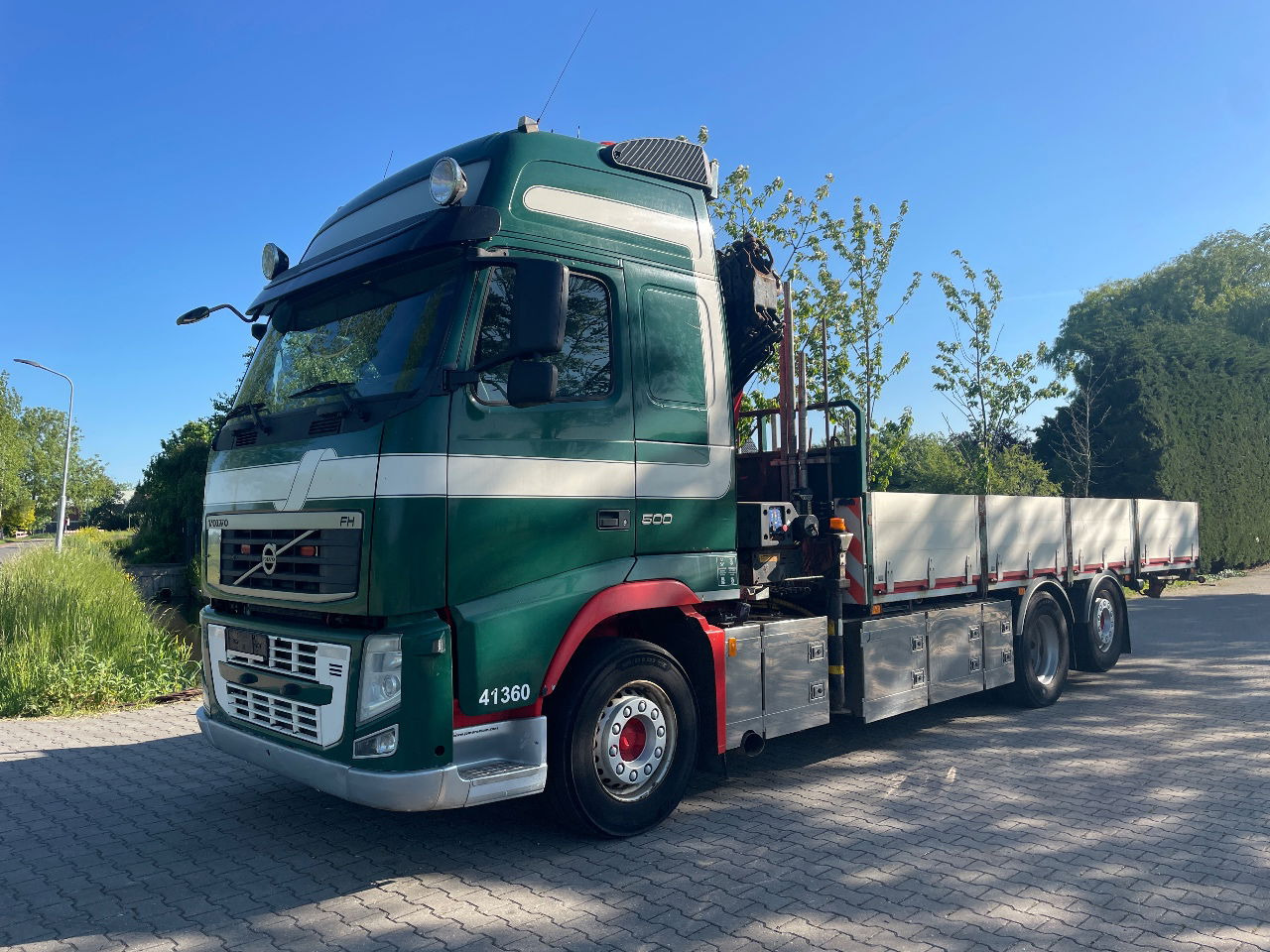Volvo FH 13.500 HMF 2420 K5 crane, winch, and extendable deck - Crane truck: picture 2 Volvo FH 13.500 HMF 2420 K5 crane, winch, and extendable deck - Crane truck: picture 2