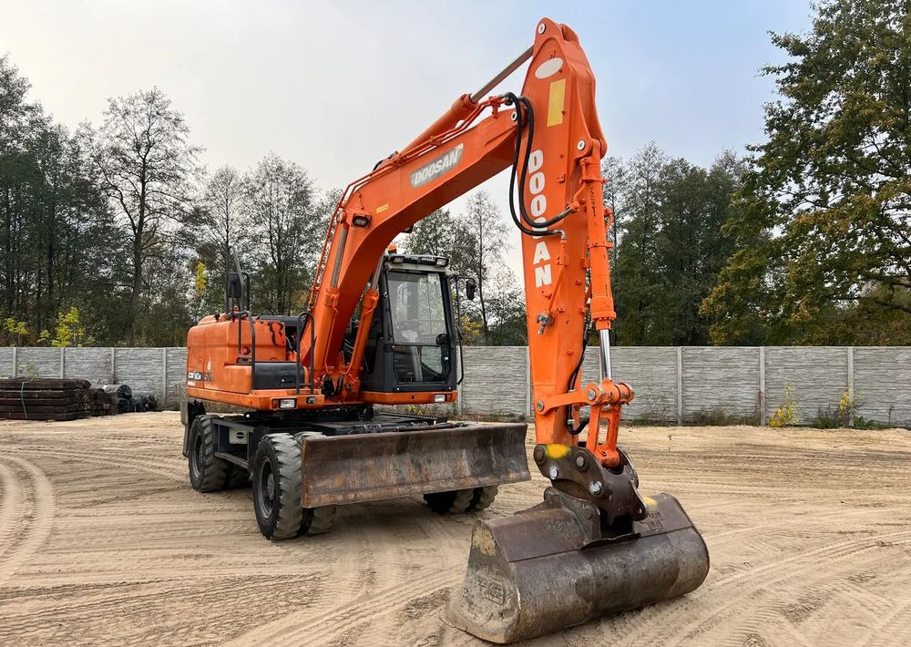 Doosan DX140W-3 - Wheel excavator: picture 2 Doosan DX140W-3 - Wheel excavator: picture 2