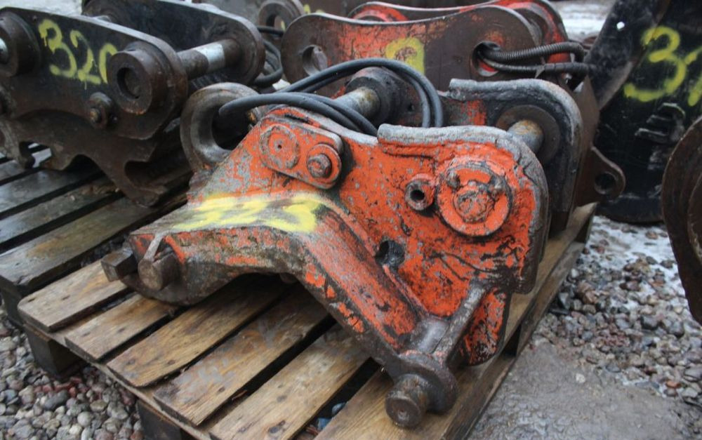 SZYBKO ZŁĄCZĘ DO KOPAREK JCB, CAT, VOLVO, KOMATSU, LIEBHERR I INNYCH - Quick coupler for Construction machinery: picture 2 SZYBKO ZŁĄCZĘ DO KOPAREK JCB, CAT, VOLVO, KOMATSU, LIEBHERR I INNYCH - Quick coupler for Construction machinery: picture 2