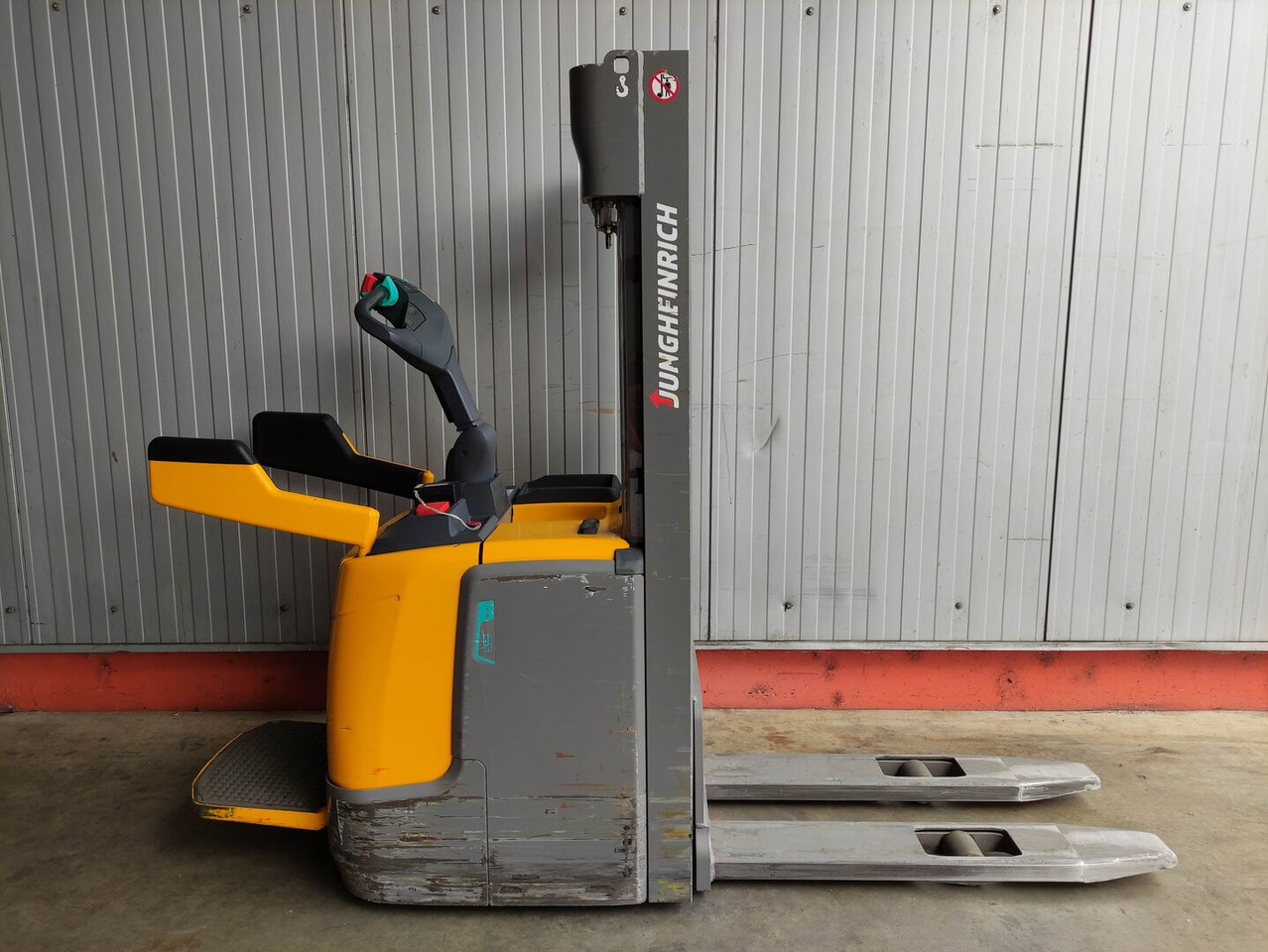Jungheinrich ERC 212 - Stacker: picture 2 Jungheinrich ERC 212 - Stacker: picture 2