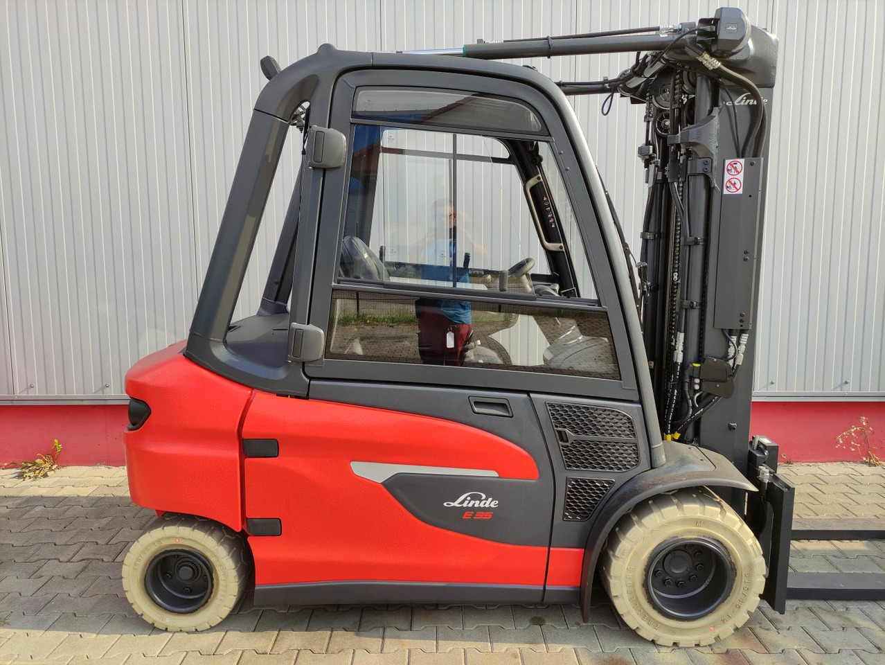 Linde E35L-01-1252 *inkl. Batterie NEU* - Electric forklift: picture 2 Linde E35L-01-1252 *inkl. Batterie NEU* - Electric forklift: picture 2