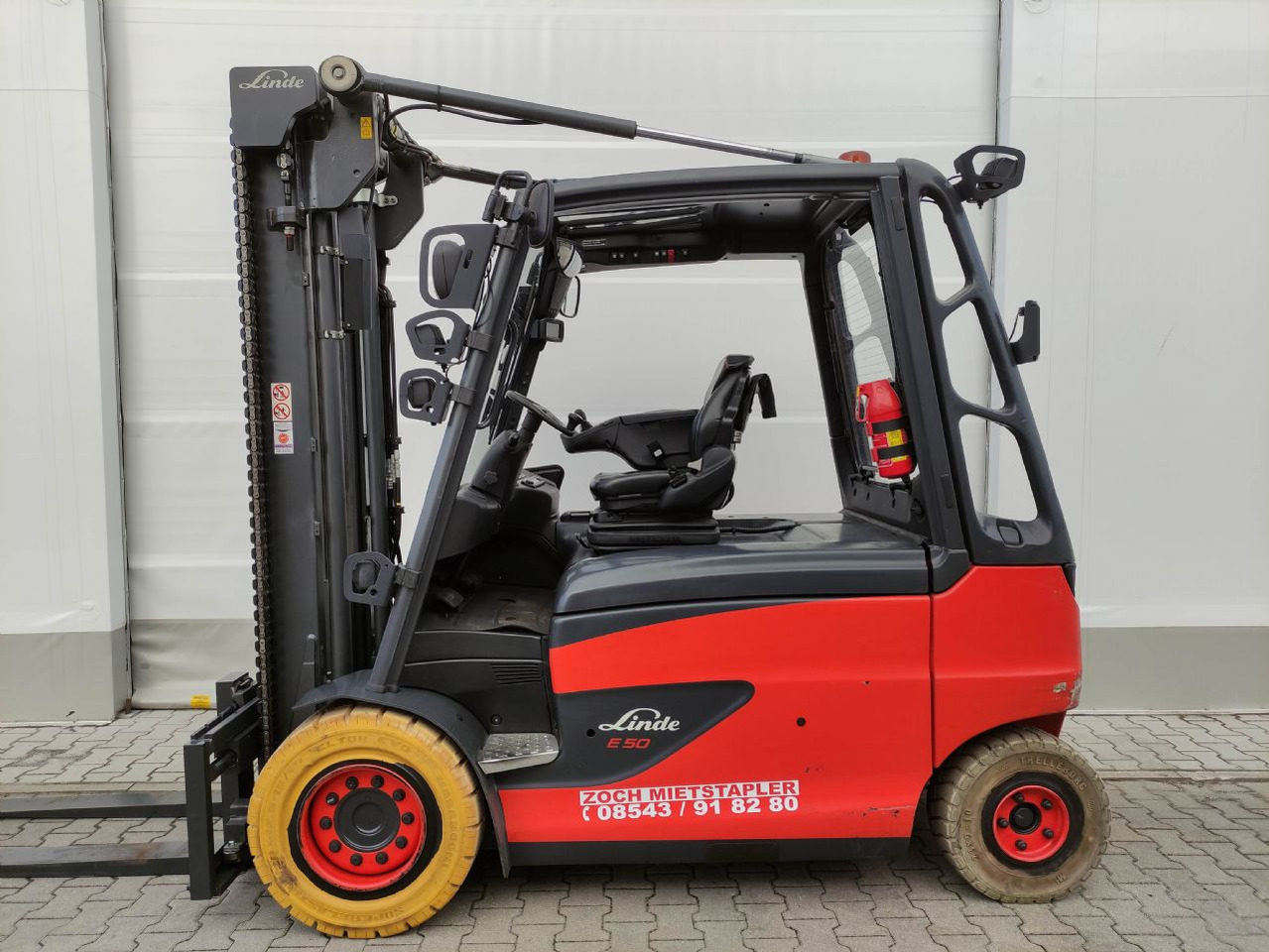 Linde E50HL-01-388 - Electric forklift: picture 1 Linde E50HL-01-388 - Electric forklift: picture 1