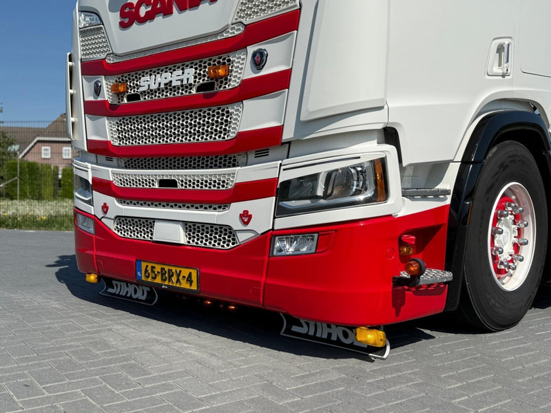 Scania R 650 FULL AIR, RETARDER, LEATHER, SHOW, INTERIOR. - Tractor unit: picture 3 Scania R 650 FULL AIR, RETARDER, LEATHER, SHOW, INTERIOR. - Tractor unit: picture 3