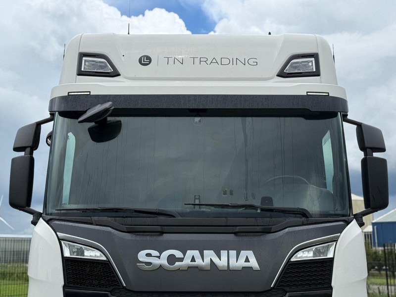 Scania R520A6X2/4NB 6X2/4, LEATHER, RETARDER, 2X TANK, TOP. - Tractor unit: picture 5 Scania R520A6X2/4NB 6X2/4, LEATHER, RETARDER, 2X TANK, TOP. - Tractor unit: picture 5