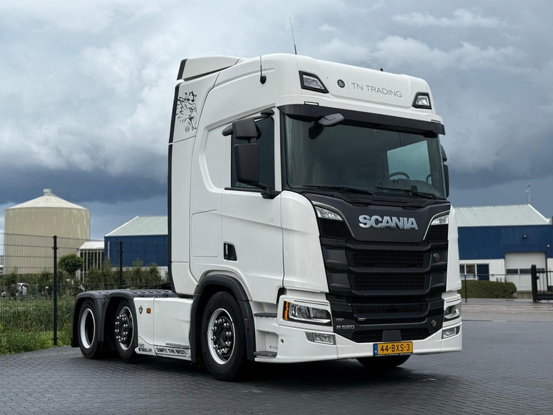 Scania R520A6X2/4NB 6X2/4, LEATHER, RETARDER, 2X TANK, TOP. - Tractor unit: picture 1 Scania R520A6X2/4NB 6X2/4, LEATHER, RETARDER, 2X TANK, TOP. - Tractor unit: picture 1