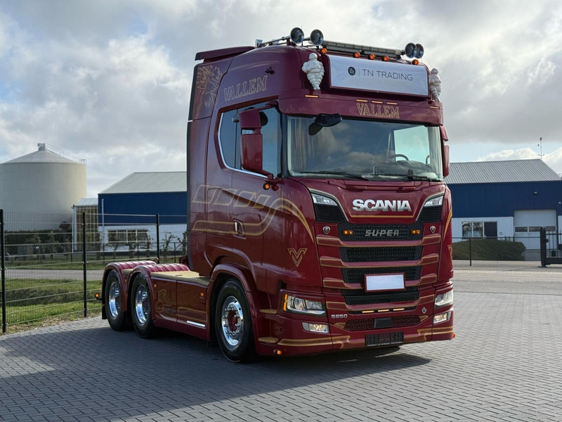 Scania S650 V8 NGS FULL AIR, SHOW, INTERIOR, ALCOA, HYDRAULIC/PTO. - Tractor unit: picture 4 Scania S650 V8 NGS FULL AIR, SHOW, INTERIOR, ALCOA, HYDRAULIC/PTO. - Tractor unit: picture 4
