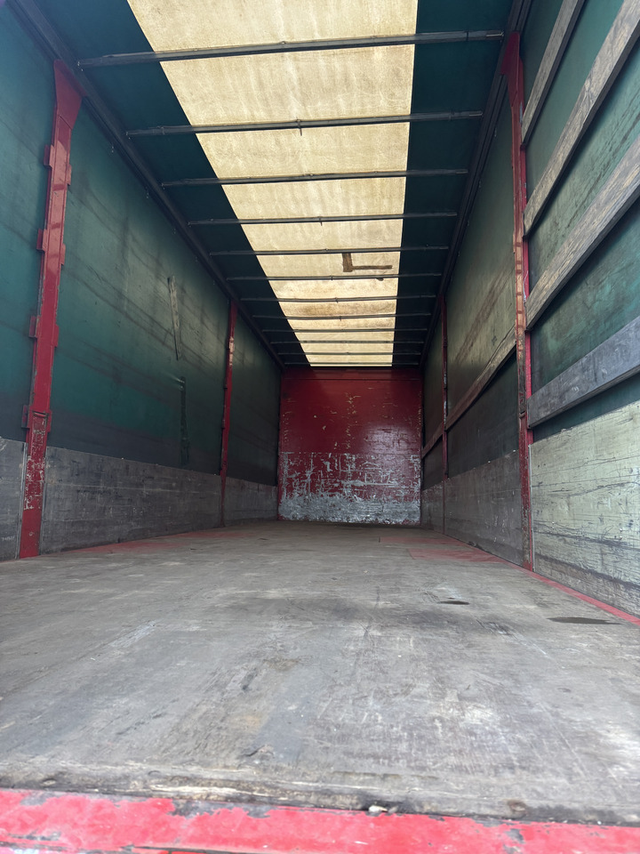 VOLVO FM 400 - Curtainsider truck: picture 5 VOLVO FM 400 - Curtainsider truck: picture 5