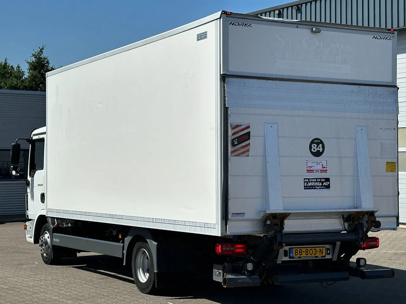 MAN TGL 8.220 4x2 Gesloten Opbouw / Laadklep / Euro 6 - Box truck: picture 4 MAN TGL 8.220 4x2 Gesloten Opbouw / Laadklep / Euro 6 - Box truck: picture 4