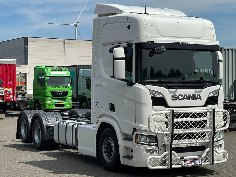 Scania R660 V8 6x4 or 6x2 Chassis with Lift-Axle / Retarder / Wb 4.75 / Full Air - Cab chassis truck: picture 2 Scania R660 V8 6x4 or 6x2 Chassis with Lift-Axle / Retarder / Wb 4.75 / Full Air - Cab chassis truck: picture 2