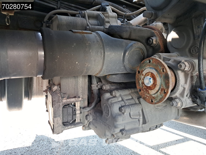 Tractor unit DAF XF 480 4X2 SSC Retarder PTO Standklima Alcoa's Navi ACC LED: picture 19 Tractor unit DAF XF 480 4X2 SSC Retarder PTO Standklima Alcoa's Navi ACC LED: picture 19