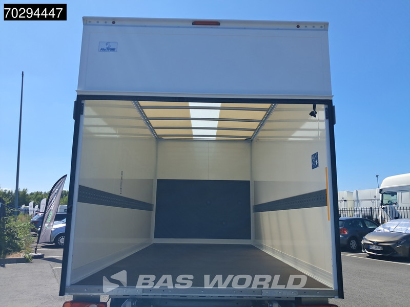 Volkswagen Crafter 177pk Neu! Automatik 2025 Facelift Koffer Ladebordwand Navi Klima Tempomat LED Euro6 21m3 A/C Cruise control - Box van: picture 3 Volkswagen Crafter 177pk Neu! Automatik 2025 Facelift Koffer Ladebordwand Navi Klima Tempomat LED Euro6 21m3 A/C Cruise control - Box van: picture 3
