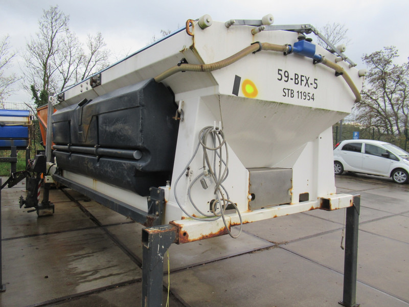 NIDO STRATOS B40-36 PALN Rotopower 4m3 + 2.200L Salzstreuer Saltspreader Zoutstrooier - Sand/ Salt spreader: picture 4 NIDO STRATOS B40-36 PALN Rotopower 4m3 + 2.200L Salzstreuer Saltspreader Zoutstrooier - Sand/ Salt spreader: picture 4