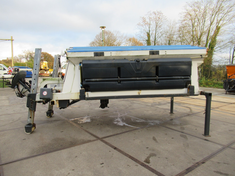 NIDO STRATOS B40-36 PALN Rotopower 4m3 + 2.200L Salzstreuer Saltspreader Zoutstrooier - Sand/ Salt spreader: picture 5 NIDO STRATOS B40-36 PALN Rotopower 4m3 + 2.200L Salzstreuer Saltspreader Zoutstrooier - Sand/ Salt spreader: picture 5