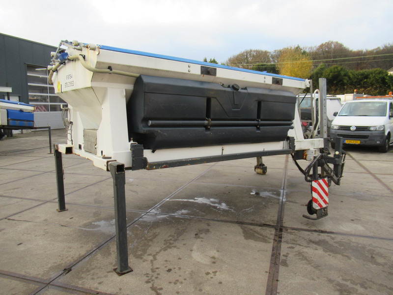 NIDO STRATOS B40-36 PALN Rotopower 4m3 + 2.200L Salzstreuer Saltspreader Zoutstrooier - Sand/ Salt spreader: picture 2 NIDO STRATOS B40-36 PALN Rotopower 4m3 + 2.200L Salzstreuer Saltspreader Zoutstrooier - Sand/ Salt spreader: picture 2