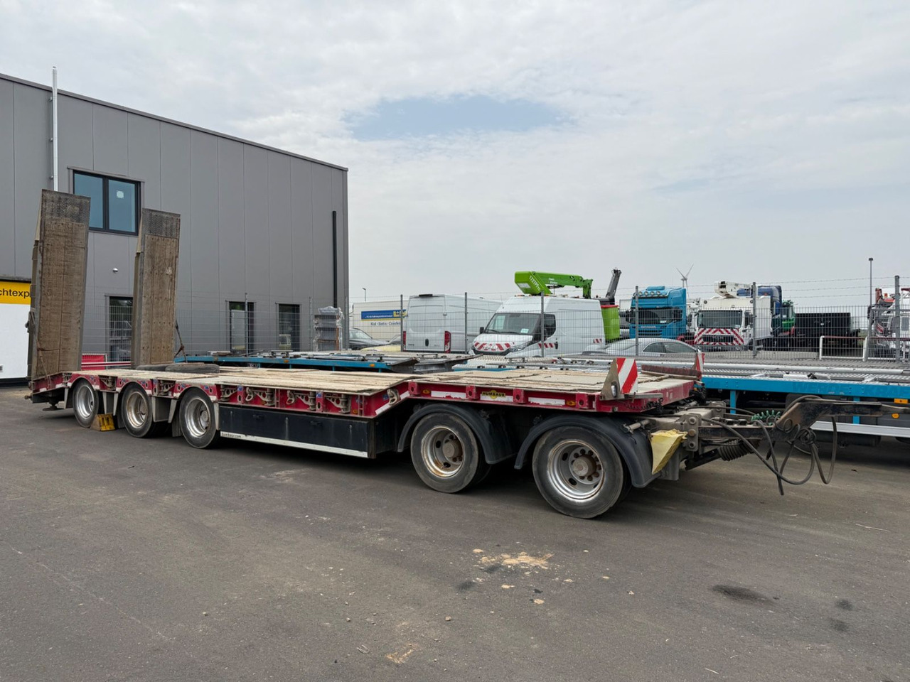 Humbaur 5-Achs Tieflader / Lift- und Lenkachse/ 50 to - Low loader trailer: picture 1 Humbaur 5-Achs Tieflader / Lift- und Lenkachse/ 50 to - Low loader trailer: picture 1