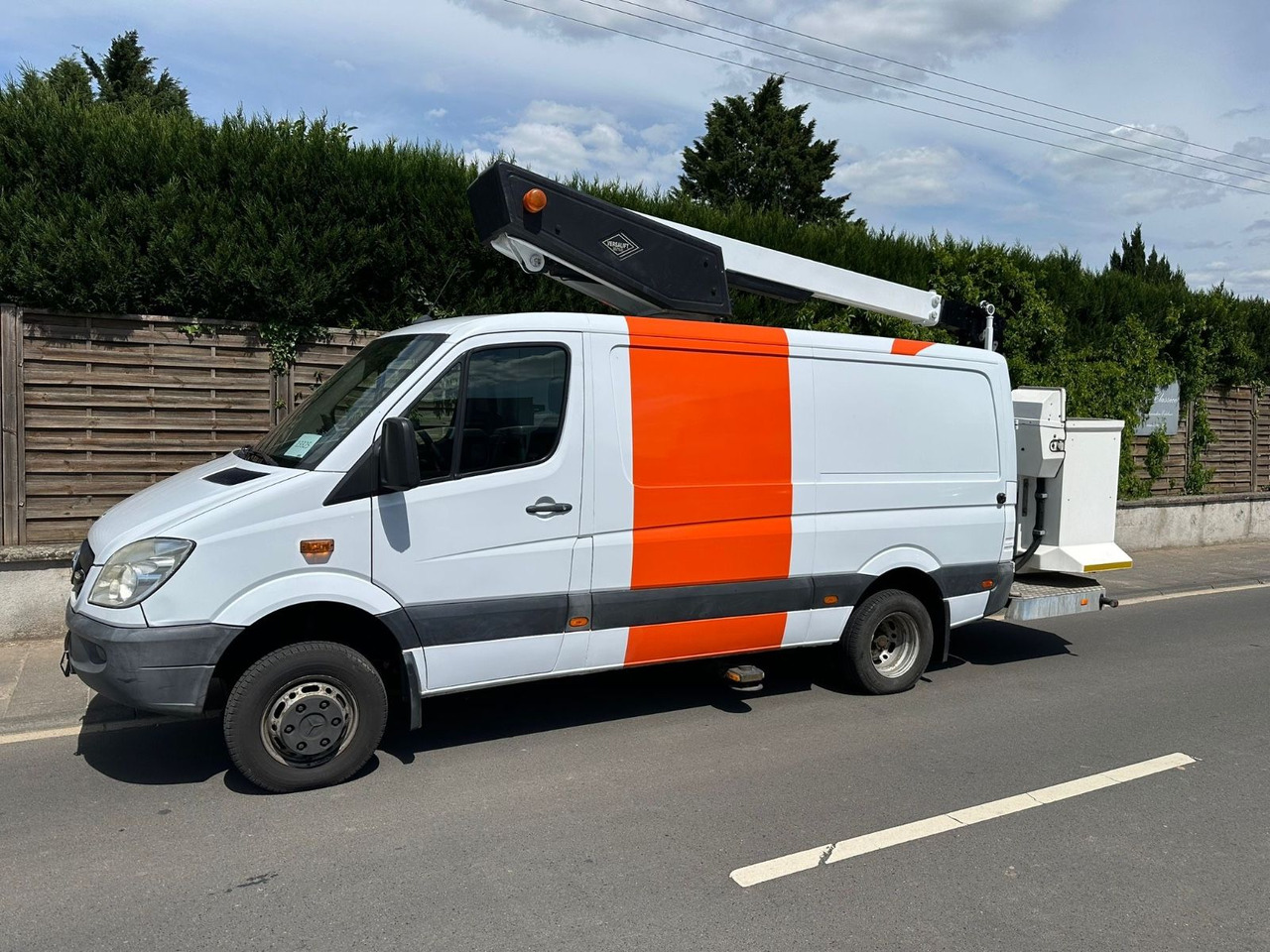 Mercedes-Benz Sprinter 515 CDI 4X4 13,2m Versailift ET-38-LFHD - Truck mounted aerial platform: picture 1 Mercedes-Benz Sprinter 515 CDI 4X4 13,2m Versailift ET-38-LFHD - Truck mounted aerial platform: picture 1