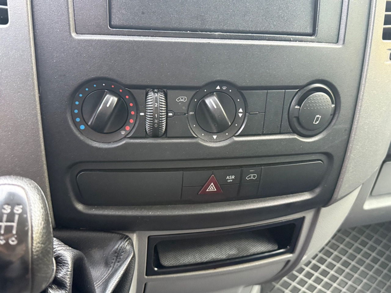 Box van Mercedes-Benz Sprinter II 513 cdi Koffer, Lbw, Ahk, Winde: picture 20